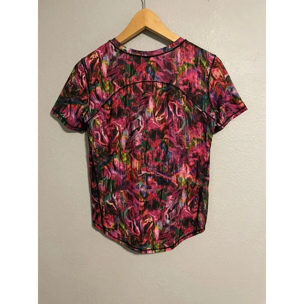 Lululemon Womens High Neck Run and Train Tee Size 4 Colorful Print Wacky Sporty